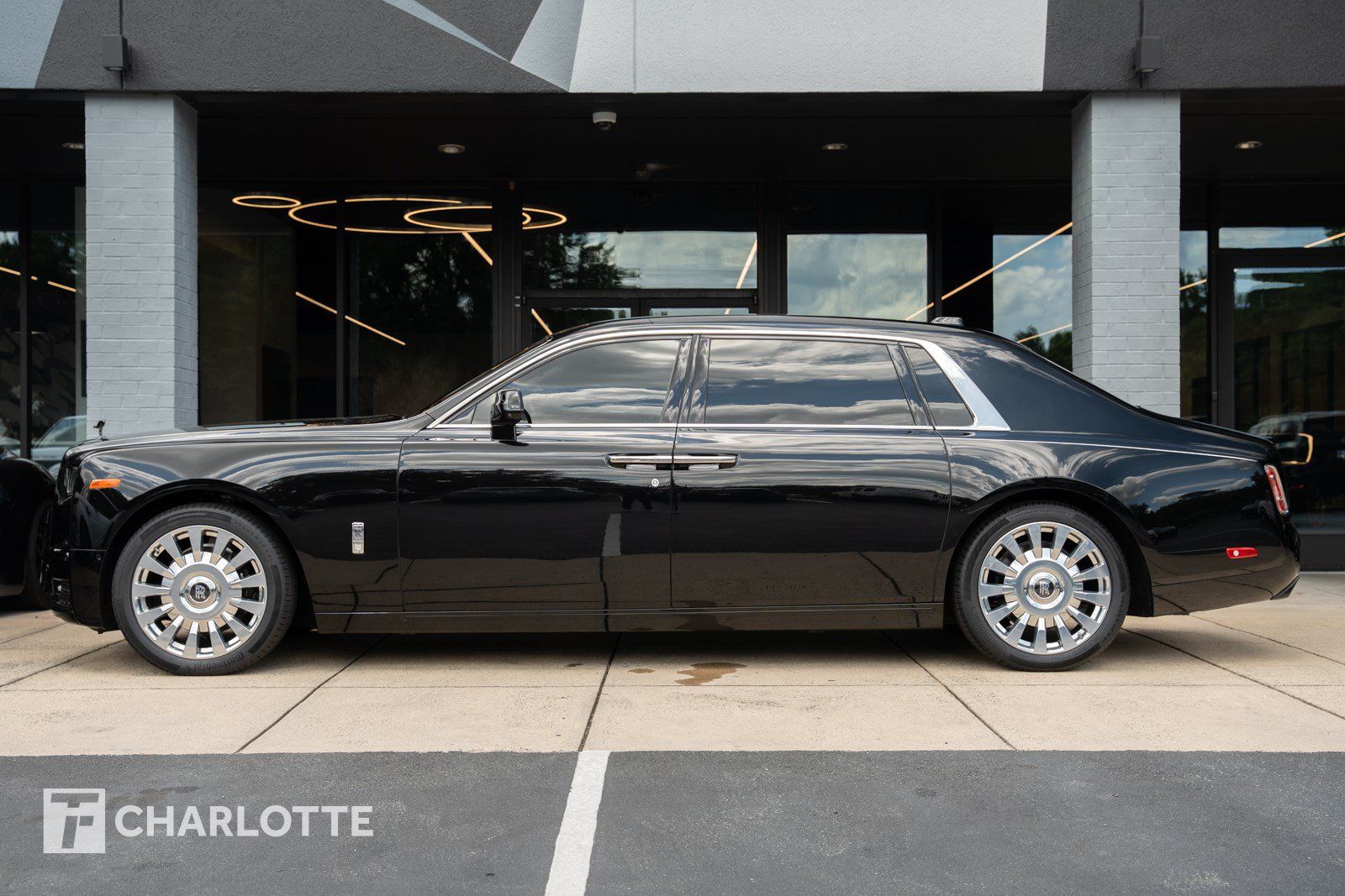 Used 2023 Rolls-Royce Phantom Extended Wheelbase RWD image 1