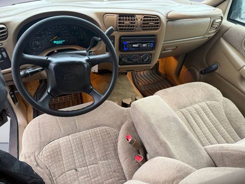 Used 1999 Chevrolet S10 Pickup LS w/ Preferred Equipment Group image 12