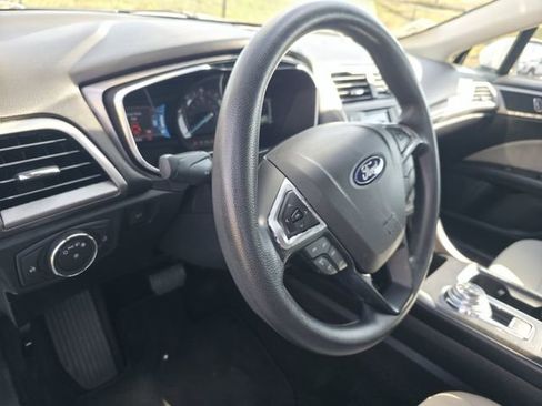 Used 2018 Ford Fusion S image 11