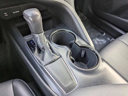 Used 2019 Toyota Camry SE image 12
