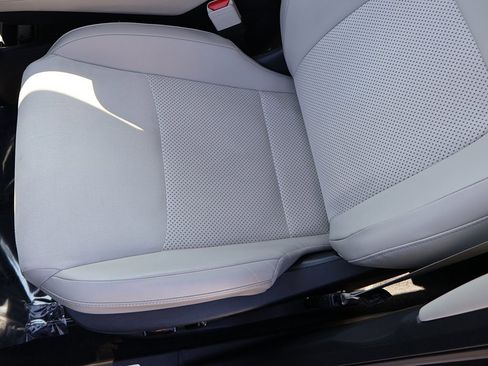 Used 2024 Nissan Ariya AWD image 31