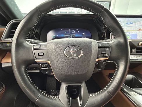 Used 2025 Toyota Crown Signia AWD/4WD image 35