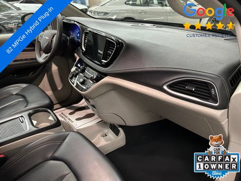 Used 2023 Chrysler Pacifica Touring-L FWD image 18