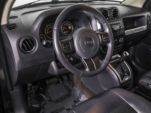 Used 2014 Jeep Compass Latitude image 5