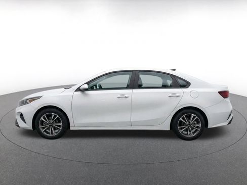 Used 2024 Kia Forte LXS FWD image 4