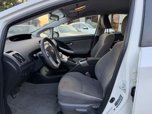Used 2015 Toyota Prius Three FWD image 9