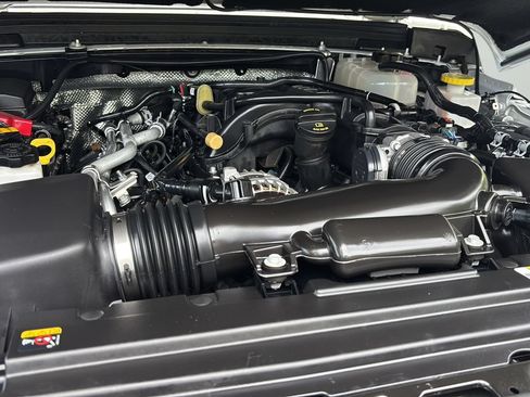 Used 2024 Jeep Gladiator Sport AWD/4WD image 10