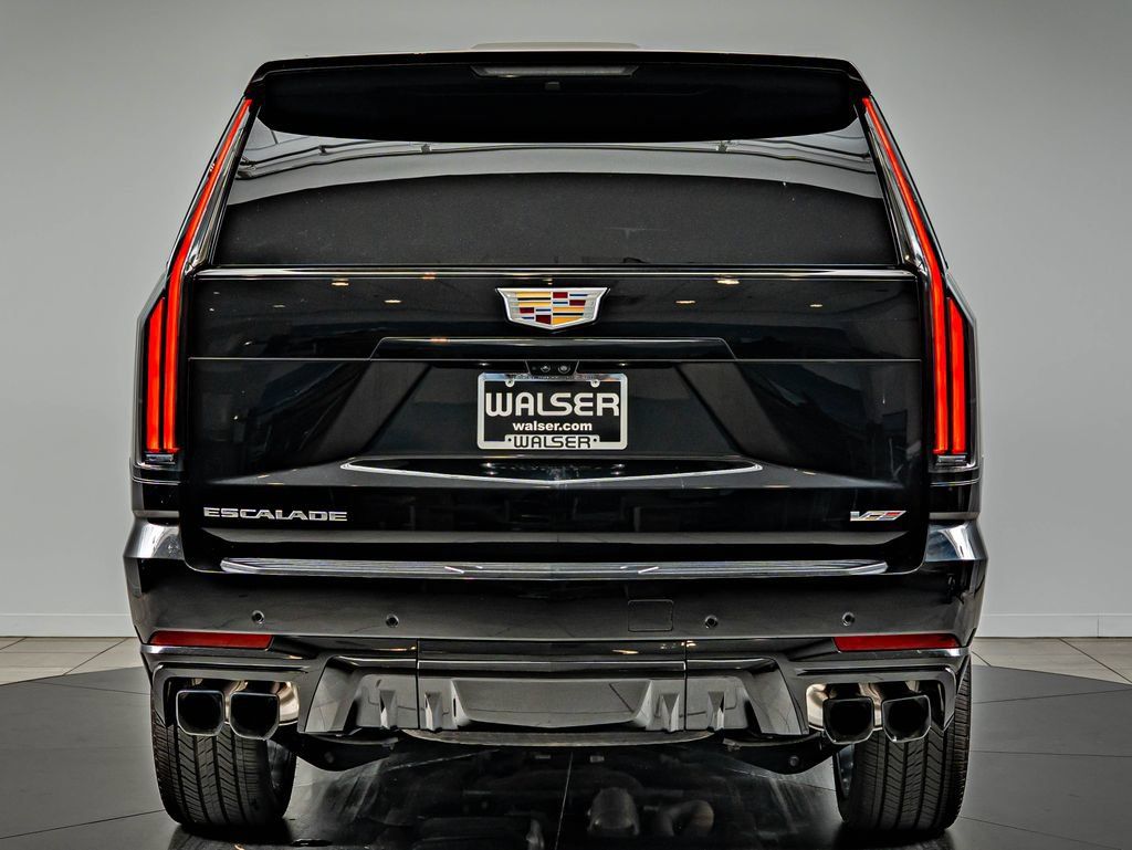 Used 2025 Cadillac Escalade V AWD/4WD image 6