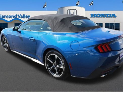 Used 2024 Ford Mustang Convertible image 4