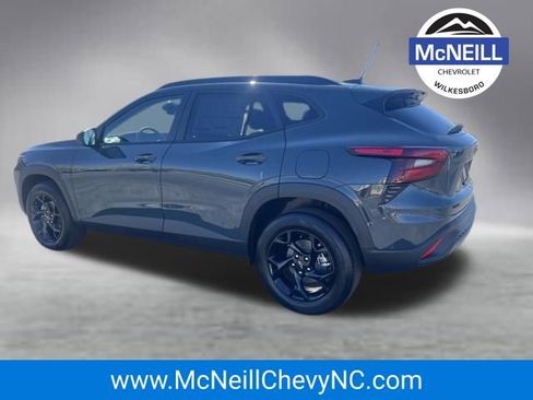 New 2026 Chevrolet Trax LT w/ Driver Confidence Package FWD image 5