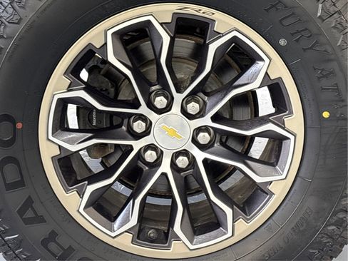 Used 2018 Chevrolet Colorado ZR2 image 31