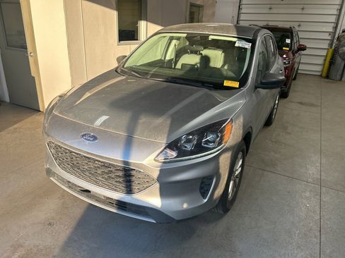 Certified 2022 Ford Escape SE w/ Convenience Package image 2