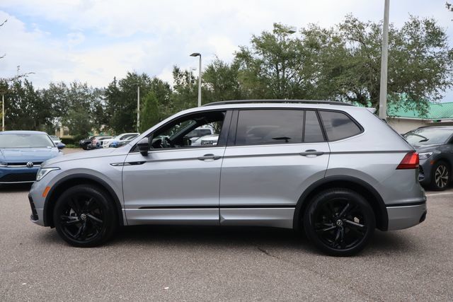Certified 2023 Volkswagen Tiguan SE R-Line FWD image 5