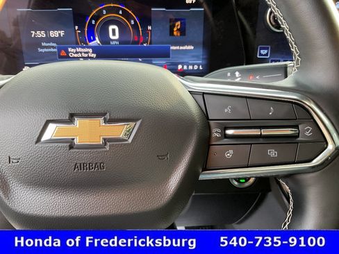 Used 2025 Chevrolet Traverse LT FWD image 33