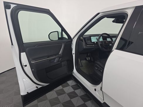 Used 2024 Rivian R1T Adventure AWD/4WD image 16