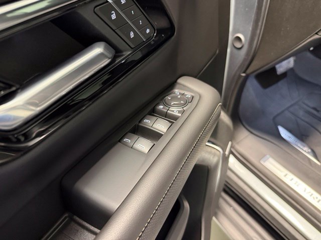 Used 2025 Chevrolet Tahoe Premier AWD/4WD image 14