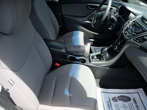 Used 2015 Hyundai Elantra SE FWD image 26