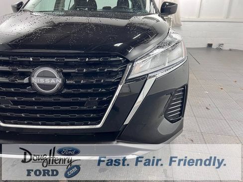 Used 2024 Nissan Kicks SV image 11
