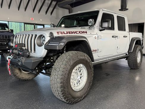 Used 2023 Jeep Gladiator Rubicon w/ Cold Weather Group image 6
