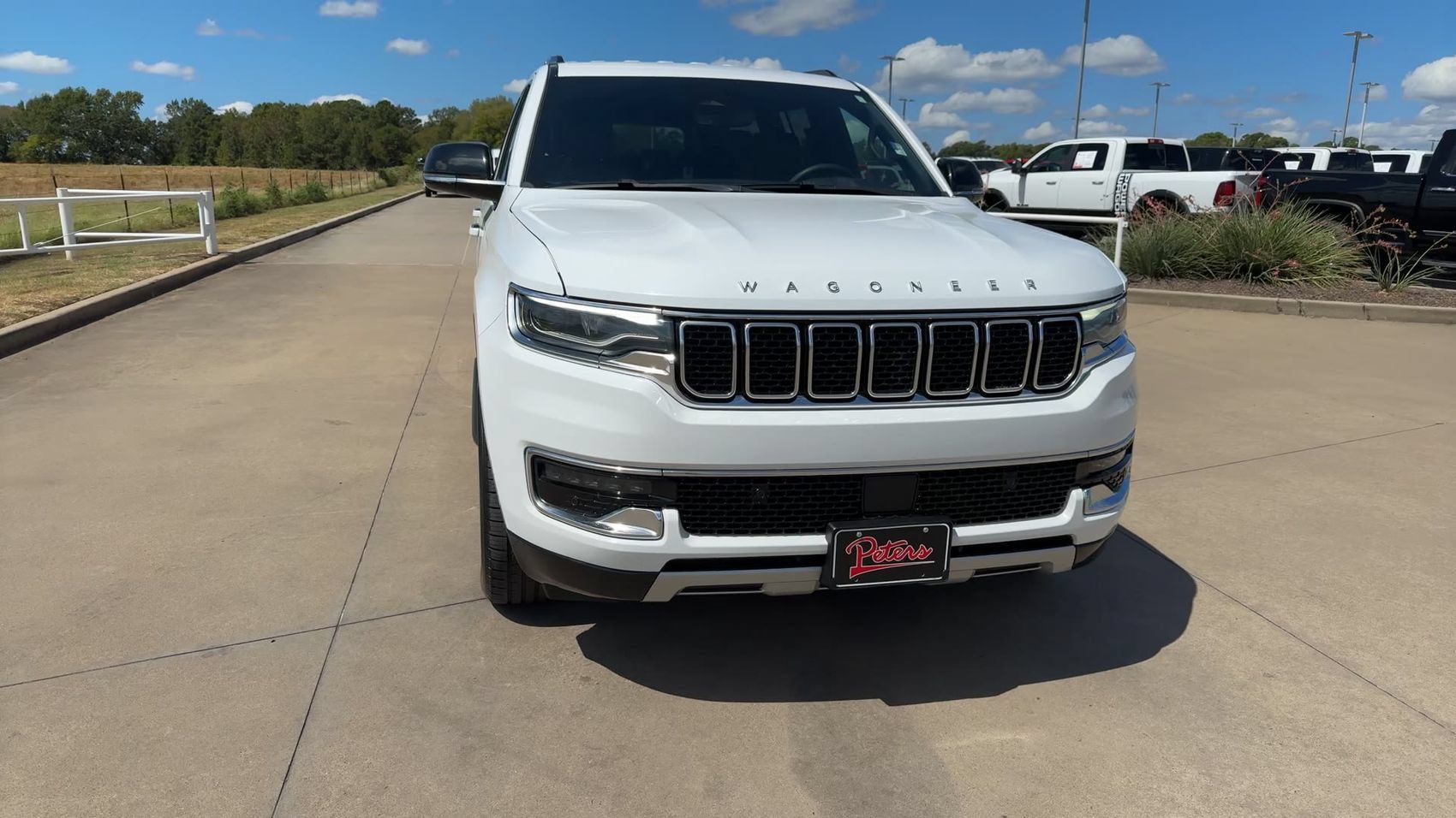 Used 2024 Jeep Wagoneer L Series II RWD image 3