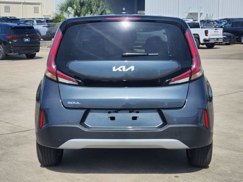 Used 2025 Kia Soul LX FWD image 6