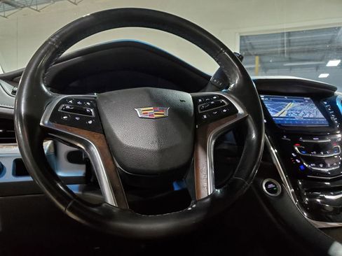 Used 2017 Cadillac Escalade ESV Premium Luxury RWD image 31