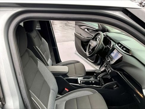 Used 2023 Chevrolet TrailBlazer LT w/ Convenience Package image 11