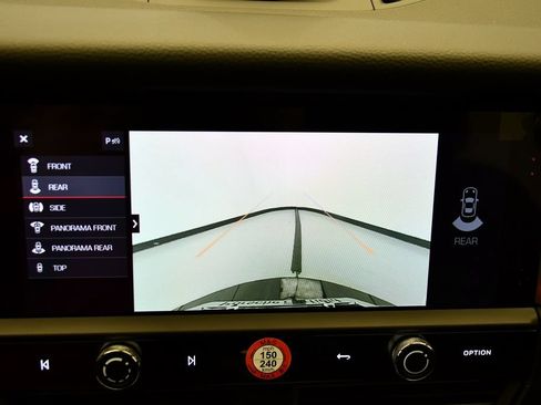Certified 2026 Porsche Macan AWD/4WD image 31