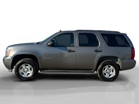 Used 2007 Chevrolet Tahoe LS RWD image 2