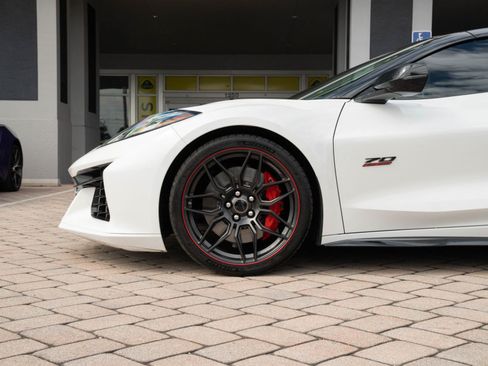 Used 2023 Chevrolet Corvette Z06 RWD image 29
