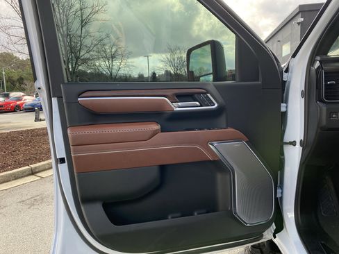 Used 2025 GMC Sierra 3500 Denali Ultimate image 24