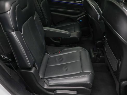 Used 2021 Jeep Grand Cherokee L Overland w/ Luxury Tech Group IV AWD/4WD image 32