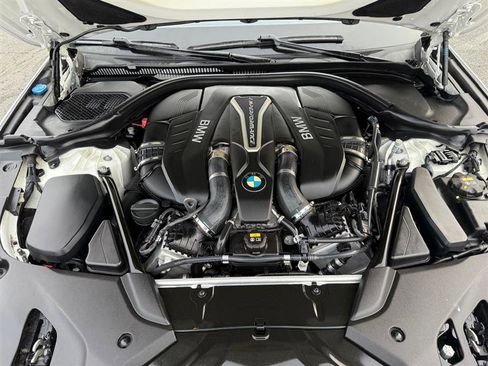Used 2018 BMW M550i xDrive image 43