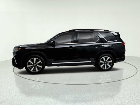 Used 2023 Honda Pilot Touring image 4