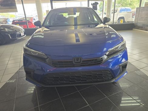 Used 2022 Honda Civic LX image 2