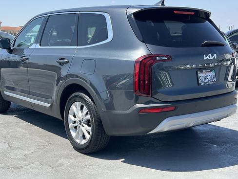 Certified 2022 Kia Telluride LX FWD image 5