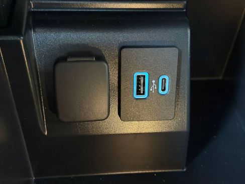 Certified 2023 Ford Explorer ST-Line image 28