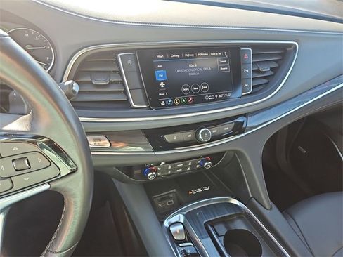 Used 2024 Buick Enclave Premium image 11
