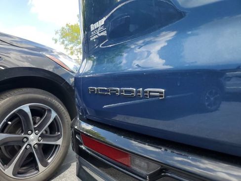 Used 2024 GMC Acadia Denali w/ Super Cruise Package FWD image 7