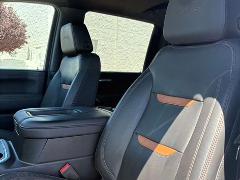 Used 2021 GMC Sierra 3500 AT4 w/ AT4 Premium Plus Package AWD/4WD image 12