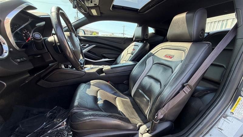 Used 2017 Chevrolet Camaro SS RWD image 24