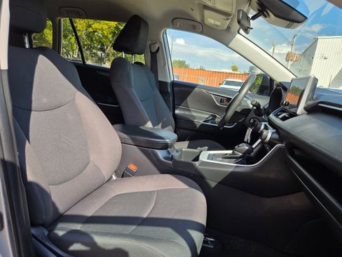 Used 2024 Toyota RAV4 LE image 31