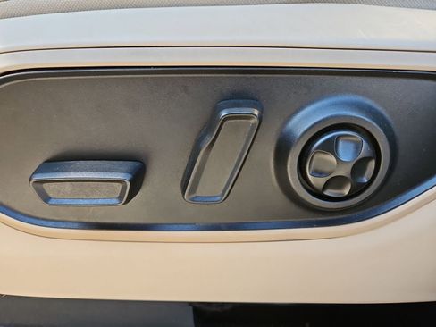 Used 2023 Jeep Grand Cherokee Limited RWD image 20