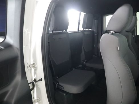 Used 2017 Toyota Tacoma TRD Off-Road image 23