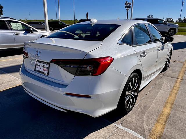 Used 2022 Honda Civic EX image 3