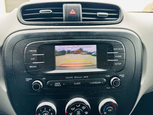 Used 2015 Kia Soul image 29