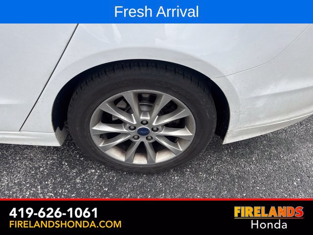 Used 2017 Ford Fusion SE FWD image 11