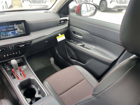 New 2026 Nissan Kicks SR image 28