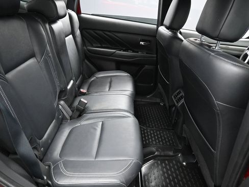 Used 2021 Mitsubishi Outlander SEL image 32