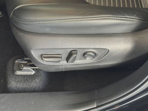 Used 2024 Toyota Highlander XSE FWD image 22